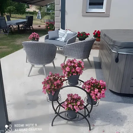 Bed & Breakfast Entre Brionnais Et Bourbonnais
