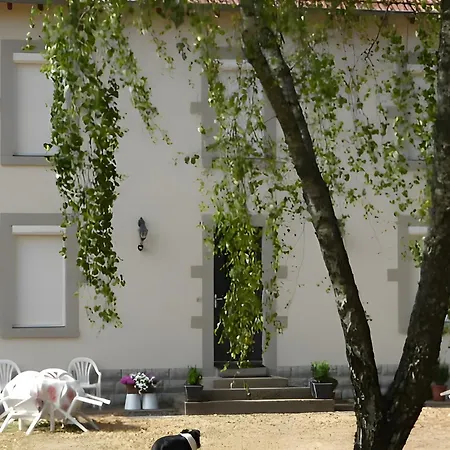 Bed & Breakfast Entre Brionnais Et Bourbonnais 3*